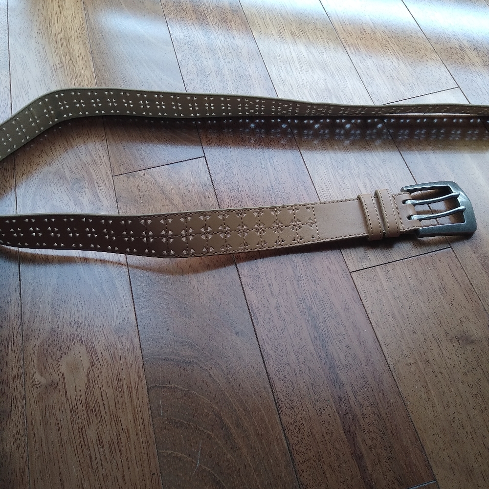 Tan belt with flower detail